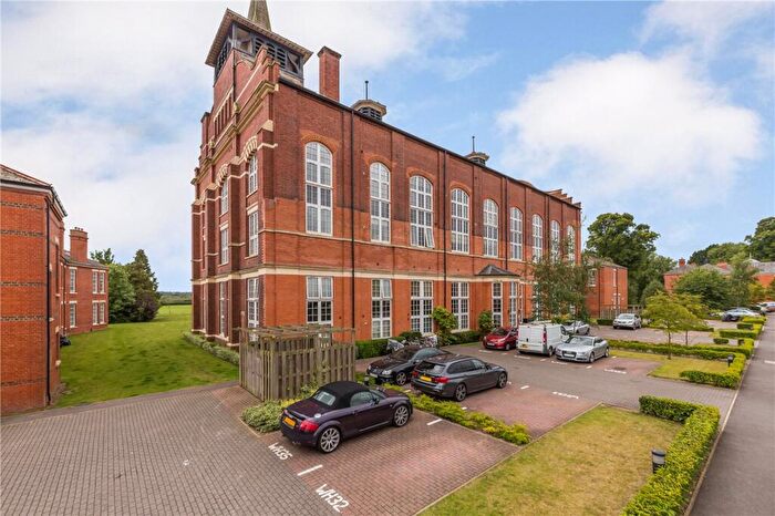 1 Bedroom Flat To Rent In West Hall, Beningfield Drive, Napsbury Park, AL2