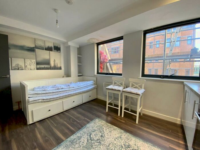 Flat To Rent In Junction Road, Harrow, HA1