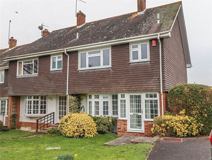 3 Bedroom End Terrace House For Sale In Nelson Close, Stockbridge, Hampshire, SO20