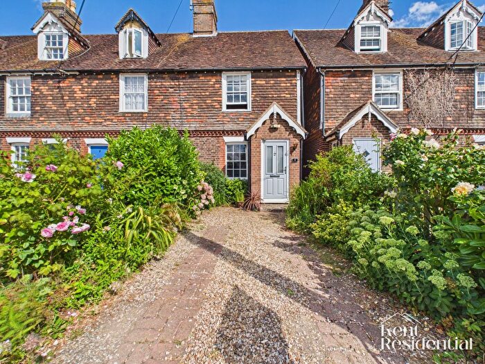 2 Bedroom Cottage For Sale In Goudhurst Road, Marden, TN12