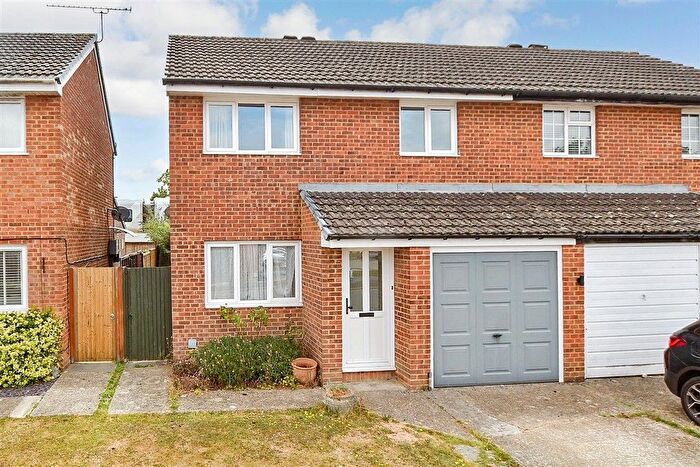 3 Bedroom Semi-detached House For Sale In Bluebell Close, Horsham, West Sussex, RH12