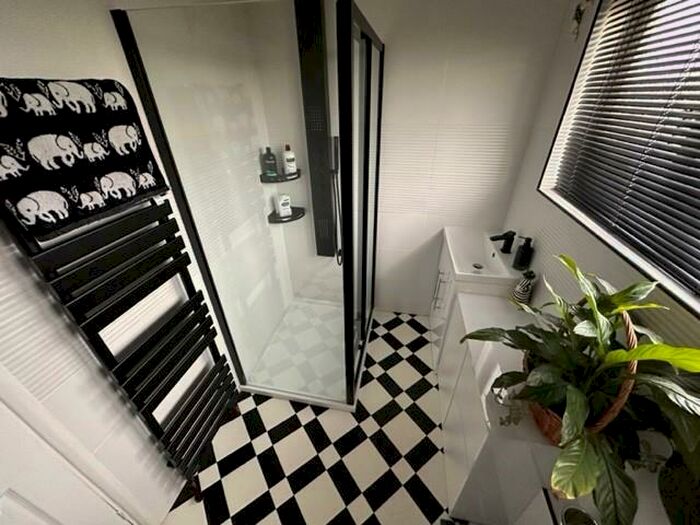 3 Bedroom End Of Terrace House For Sale In Long Road, Canvey Island, SS8
