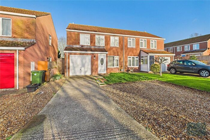 4 Bedroom Semi Detached House For Sale In Sunderland Close, Bowerhill, Melksham, SN12