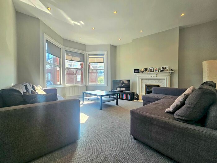 3 Bedroom Maisonette To Rent In Brandlehow Road, London, SW15