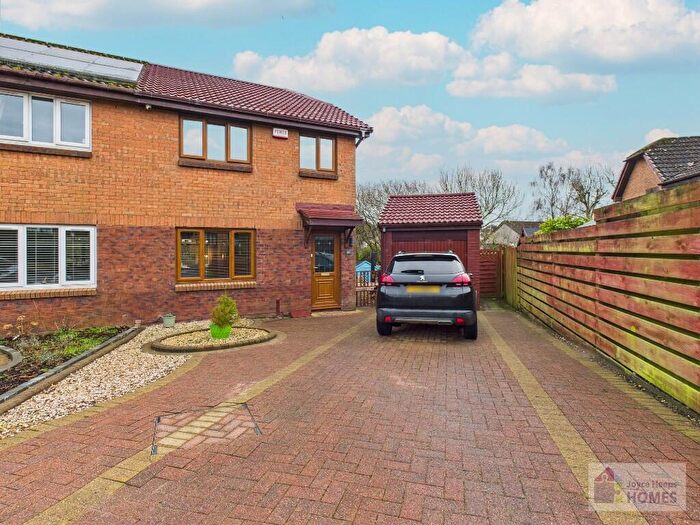 3 Bedroom Semi-detached Villa For Sale In Millburn Gardens, Gardenhall, East Kilbride, G75