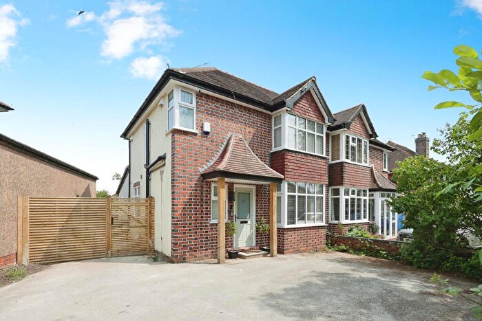 3 Bedroom Semi-Detached House For Sale In Kingswood Close, Lapworth, Solihull, B94