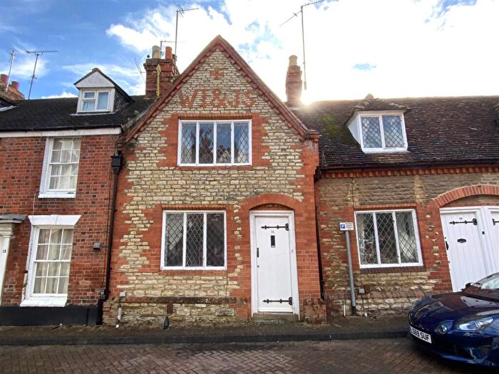 2 Bedroom Terraced House To Rent In New Street, Stony Stratford, Milton Keynes, MK11