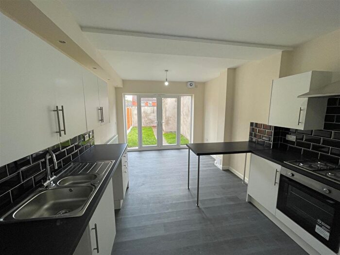 3 Bedroom Town House To Rent In Norton Road, Pelsall, Walsall, WS3