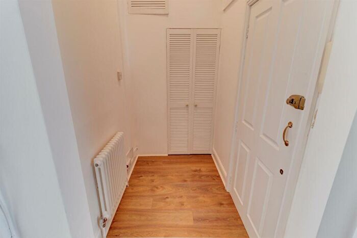 1 Bedroom Apartment For Sale In Holly Walk, Leamington Spa, CV32