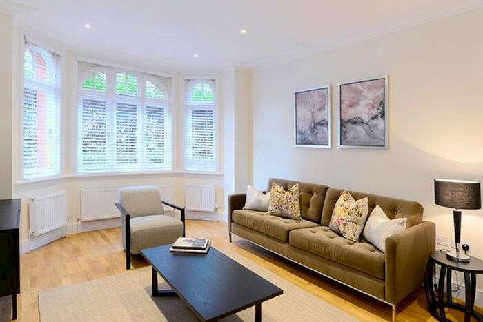 3 Bedroom Flat To Rent In King Street, London, W6