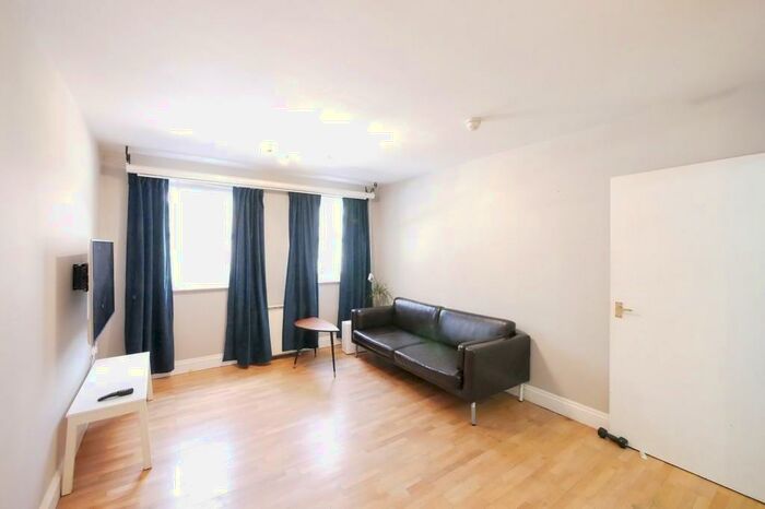 2 Bedroom Apartment To Rent In Nazrul Street, Shoreditch, E2