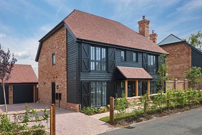 5 Bedroom Detached House For Sale In London Road, Gillingham, ME8