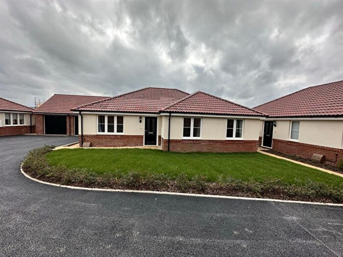 3 Bedroom Detached Bungalow To Rent In Winkleigh, EX19