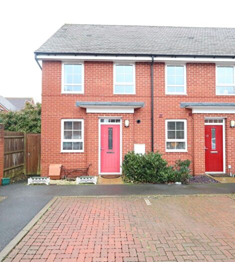 2 Bedroom End Of Terrace House To Rent In Admiral Avenue, Hemel Hempstead, HP2