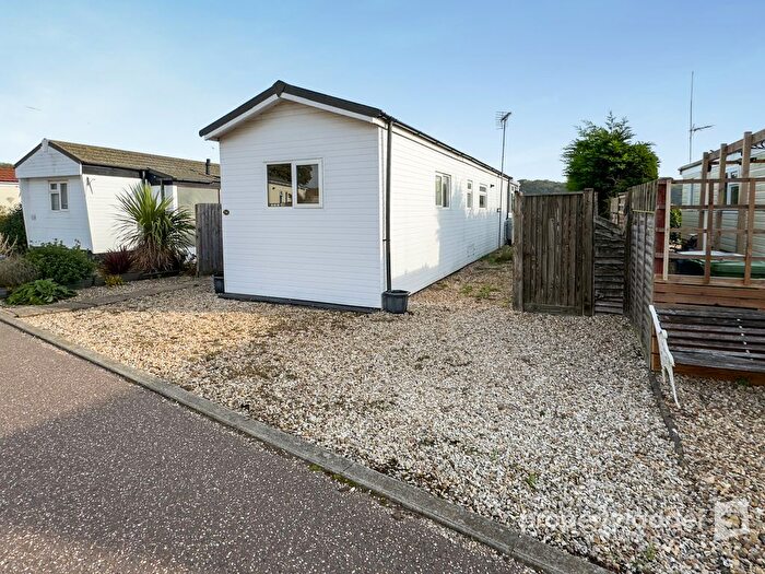 2 Bedroom Mobile/park Home For Sale In Woodland View, Stratton Strawless, Norwich, NR10