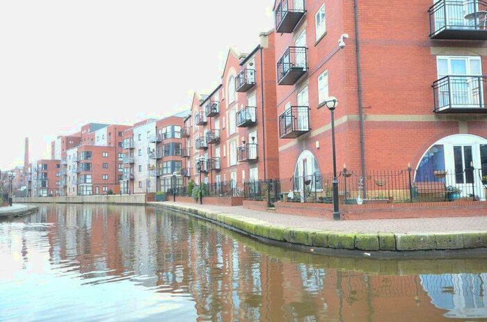 3 Bedroom Apartment To Rent In John Smeaton Court, Piccadilly Village, Manchester, M1