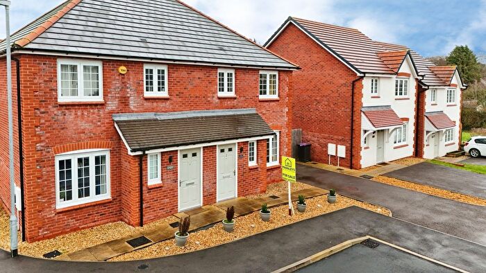 3 Bedroom Semi Detached House For Sale In Pearces Patch, Wellington, Telford, Shropshire, TF1