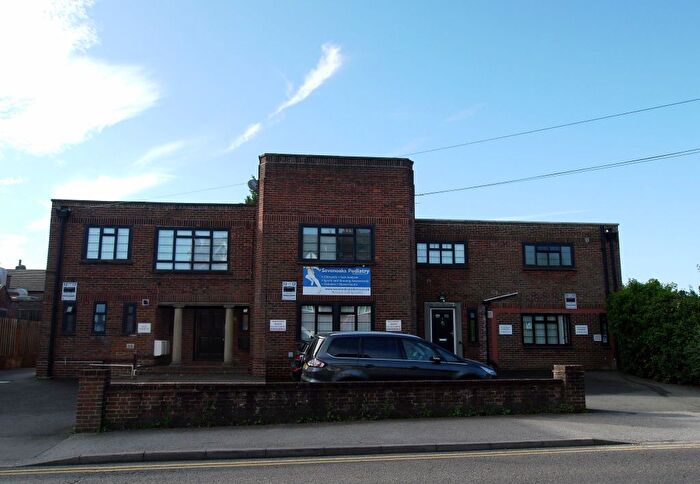 3 Bedroom Property To Rent In Pembroke Road, Sevenoaks, TN13