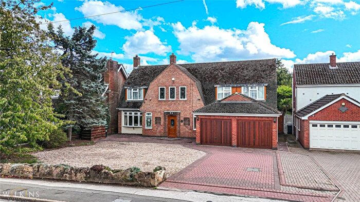 4 Bedroom Detached House For Sale In The Long Shoot, Nuneaton, Warwickshire, CV11