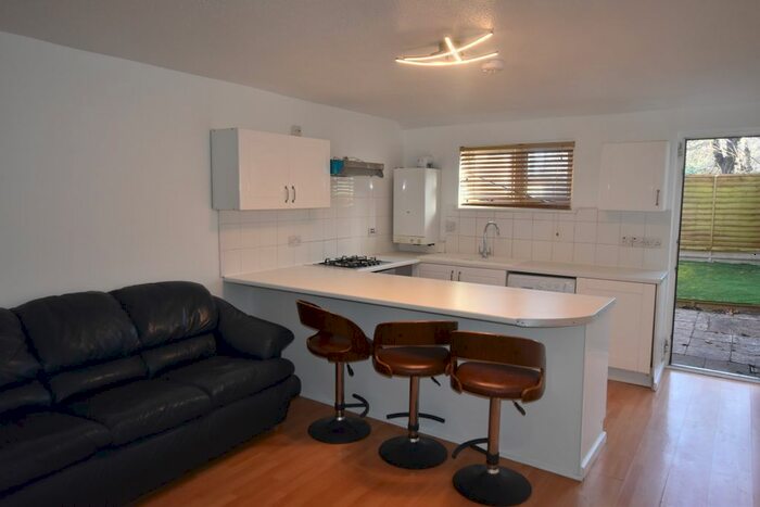 4 Bedroom Town House To Rent In Cardinals Way, London, N19