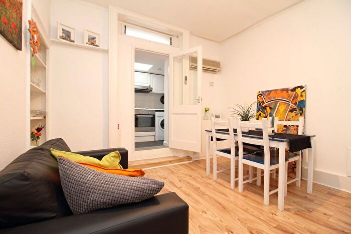 1 Bedroom Flat To Rent In Tottenham Court Road, London, W1T