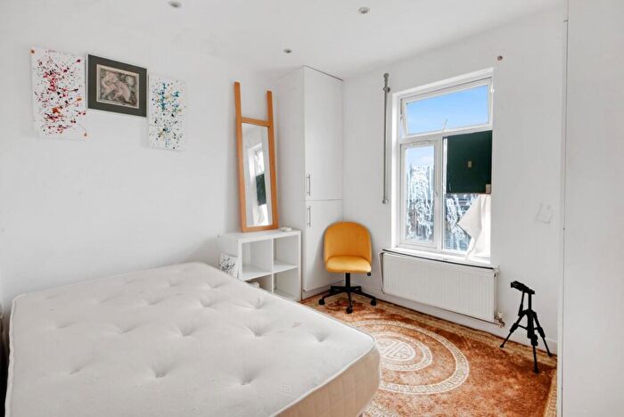 3 Bedroom Flat To Rent In Messina Avenue, West Hampstead, NW6