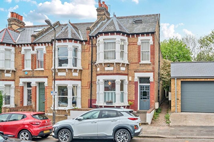 3 Bedroom Flat For Sale In Landgrove Road, Wimbledon, London, SW19