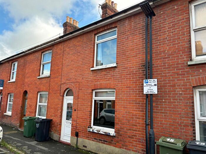 3 Bedroom House For Sale In Caesars Road, Newport, PO30