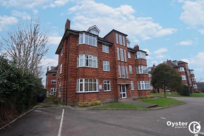 2 Bedroom Flat To Rent In Oakleigh Road North, London, N20