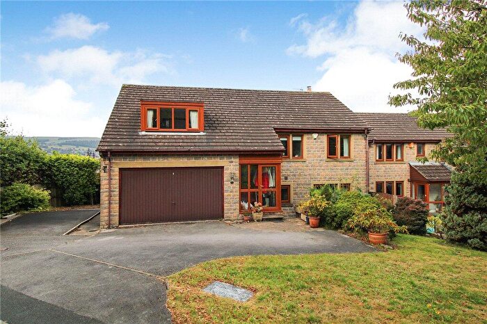 4 Bedroom Detached House For Sale In Banklands Avenue, Silsden, West Yorkshire, BD20
