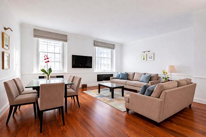 2 Bedroom Flat To Rent In Hallam Street, Fitzrovia, London, W1W