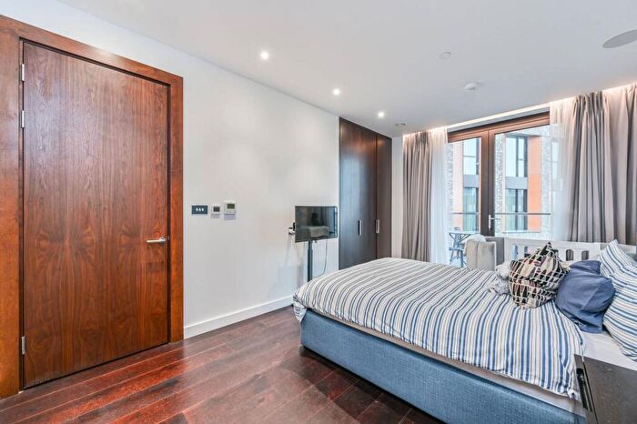 2 Bedroom Flat For Sale In Glacier House, Nine Elms, London, SW11