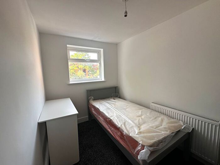 2 Bedroom Flat To Rent In Hartley Road, Nottingham, NG7