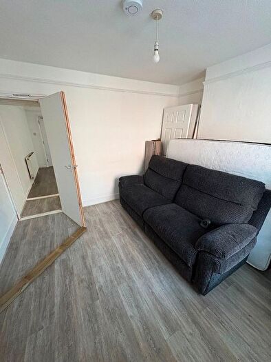 3 Bedroom Terraced House To Rent In Princess Street, Luton, LU1