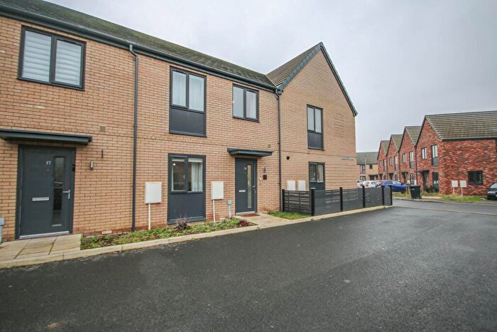 3 Bedroom Semi Detached House For Sale In Kingfisher Road, King's Lynn, PE30