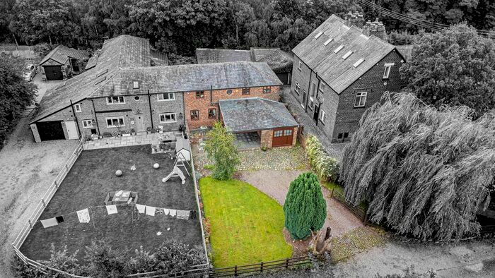 3 Bedroom Barn Conversion For Sale In Moss Lane, Moore, Warrington, WA4