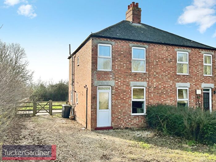 2 Bedroom Property To Rent In Hallfield Terrace, Stuntney, CB7