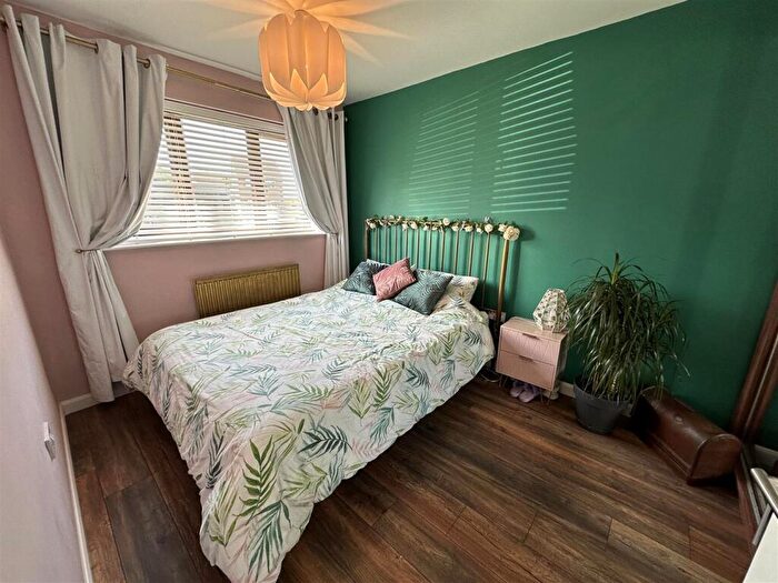 1 Bedroom Bungalow For Sale In Foxton Lock Close, Wigston, LE18