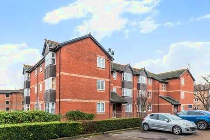 2 Bedroom Flat To Rent In Constable Court, London SE16