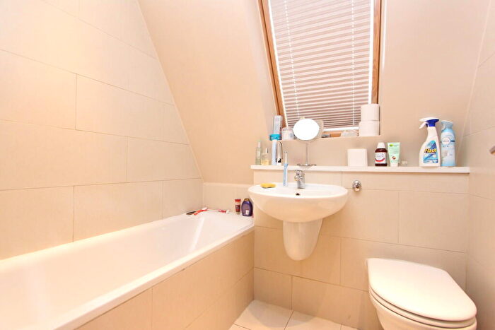 1 Bedroom Apartment To Rent In Rayners Lane, Pinner, HA5