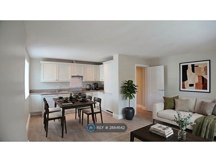 2 Bedroom Flat To Rent In Wisteria House, Tamworth, B79