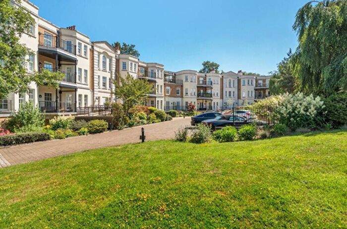 2 Bedroom Apartment For Sale In Westerham Road, Keston, Kent, BR2