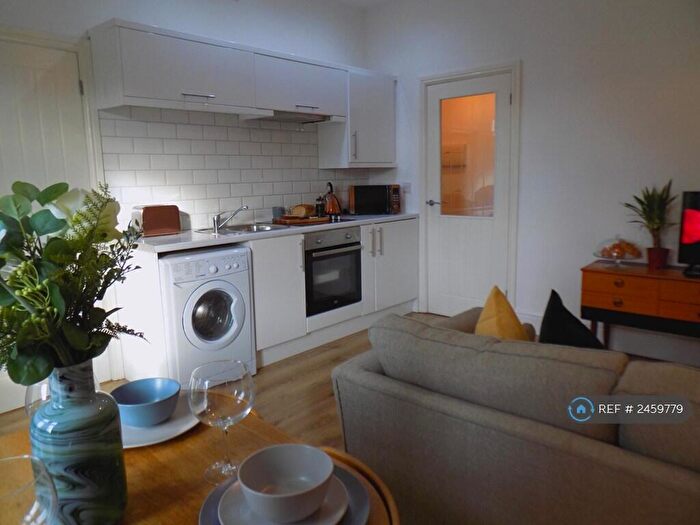 1 Bedroom Flat To Rent In Splott Road, Cardiff, CF24