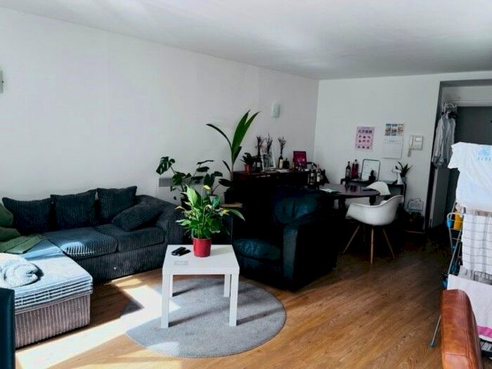 3 Bedroom Flat To Rent In Cornell Building, Coke Street, London, E1