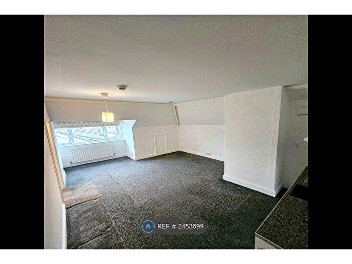 1 Bedroom Flat To Rent In Queens Park Gardens, Bournemouth, BH8