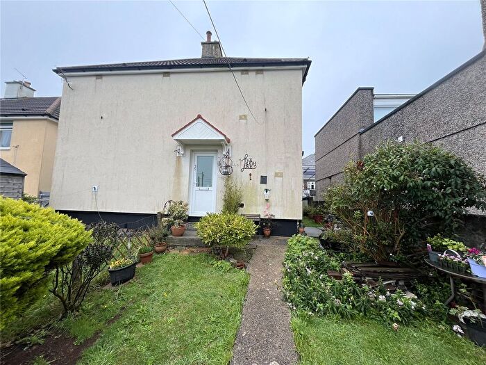 2 Bedroom Flat For Sale In Channel Park Avenue, Plymouth, Devon, PL3