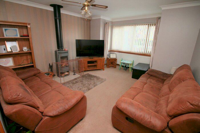 4 Bedroom Detached House For Sale In Baillie Avenue, Harthill, Shotts, ML7