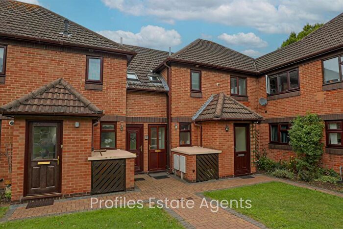 2 Bedroom Maisonette To Rent In Mason Court, Hinckley, LE10