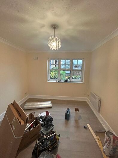 2 Bedroom Terraced House For Sale In Marquis Court, Luton, LU2