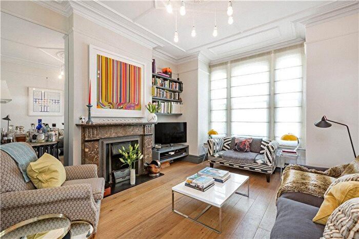 2 Bedroom Apartment To Rent In Rocks Lane, Barnes, London, SW13